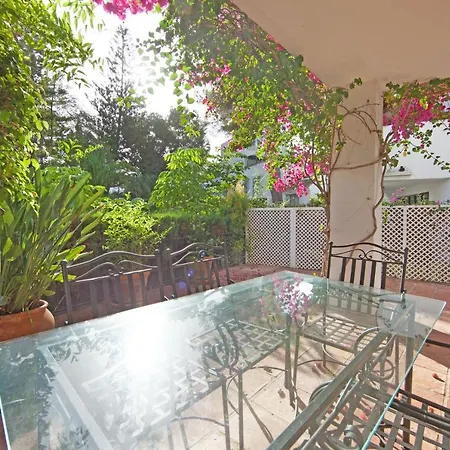 White Pearl Elviria Apartman *