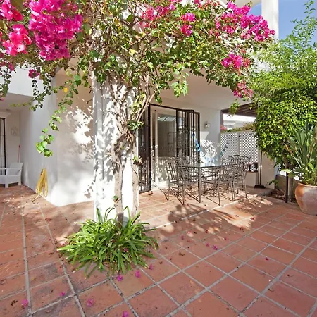 White Pearl Elviria Apartment