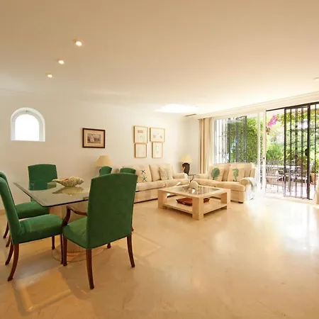Apartment White Pearl Elviria